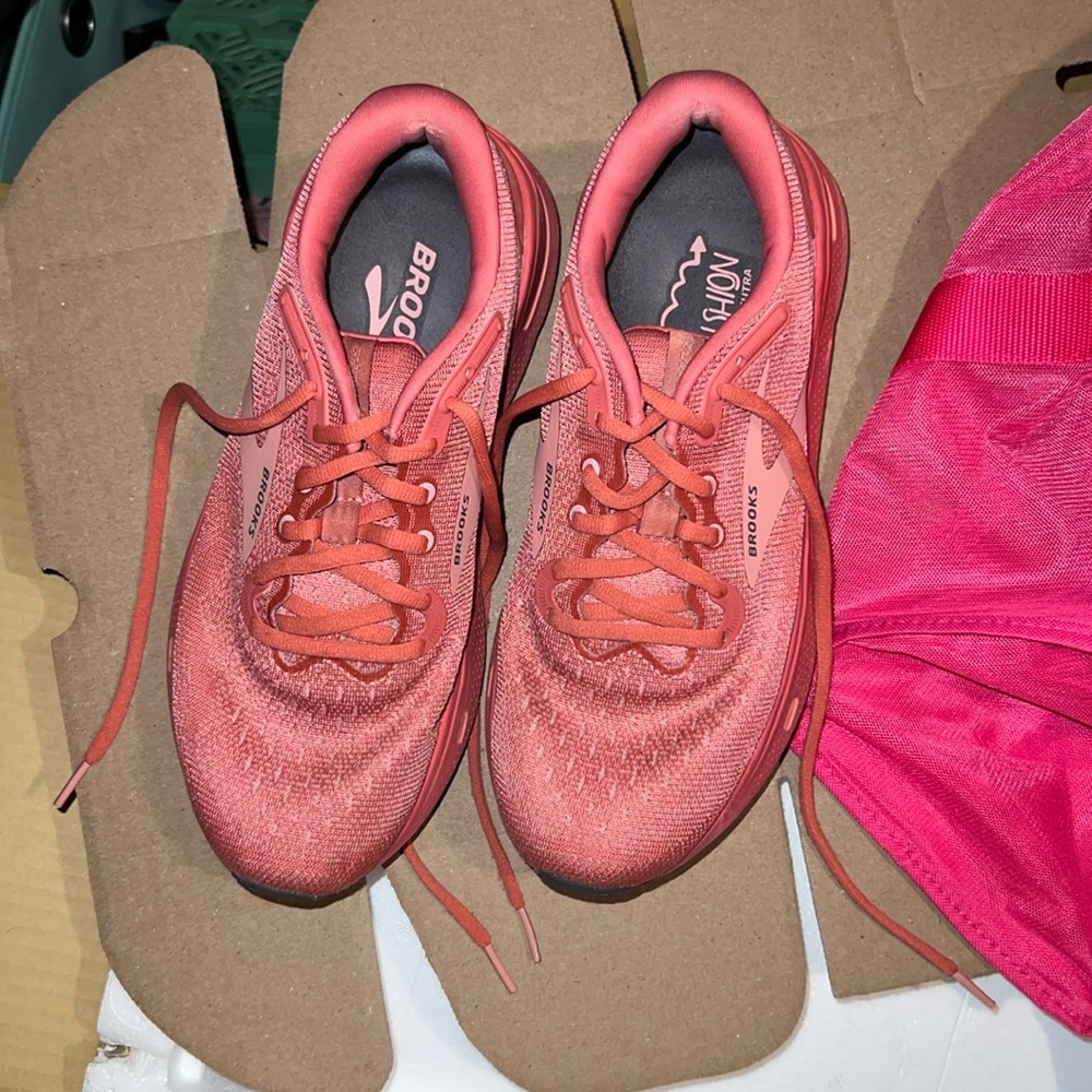 brooks ghost max shoes